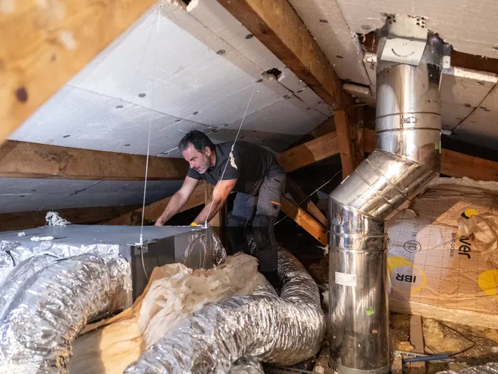 Installation d’une climatisation gainable dans les combles
